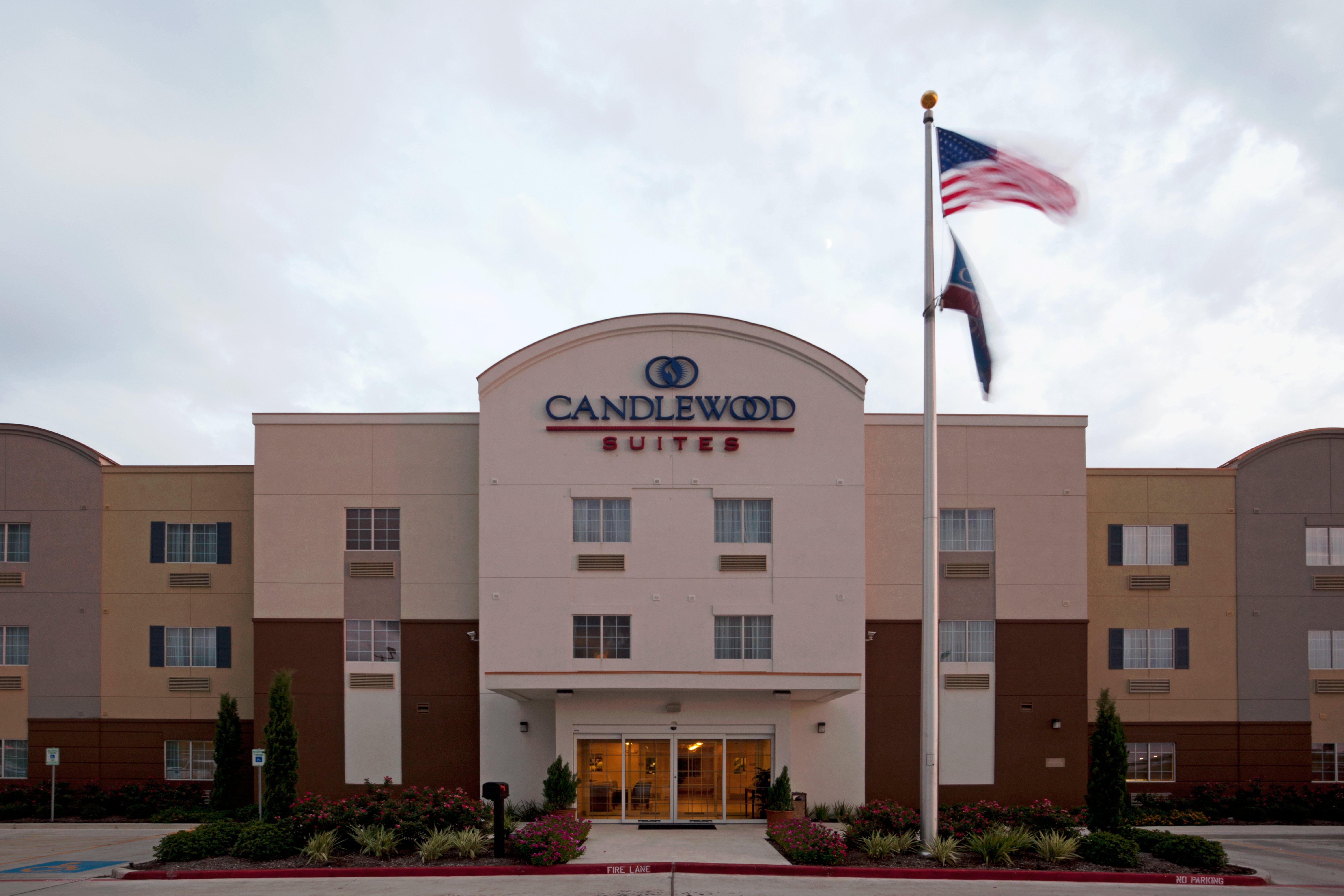Candlewood Victoria By Ihg Экстерьер фото