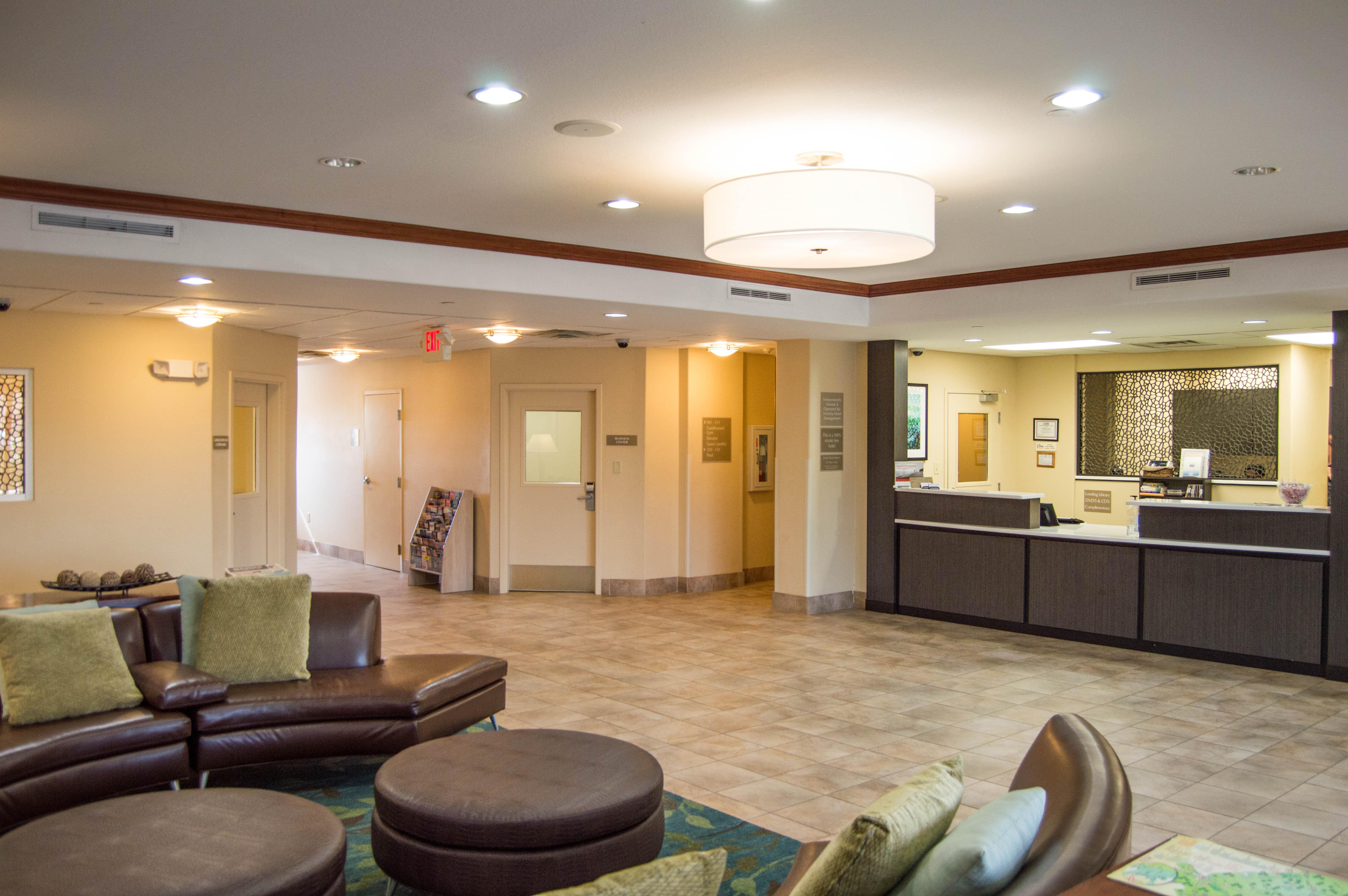 Candlewood Victoria By Ihg Экстерьер фото